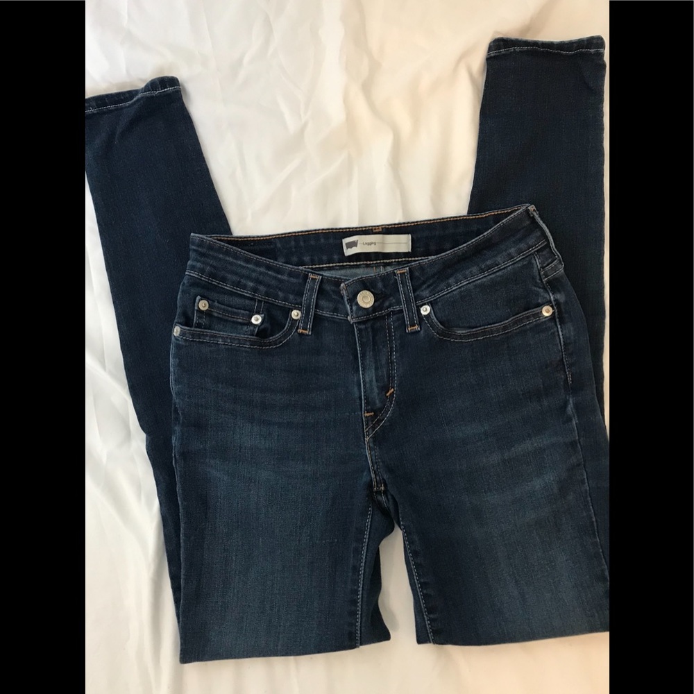 Levi’s dark wash legging jean.